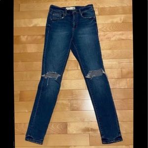 mid waist dark blue ripped jeans